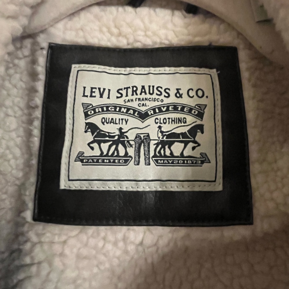 Levi’s faux leather sherpa aviator bomber jacket - NWOT - Picture 5 of 7